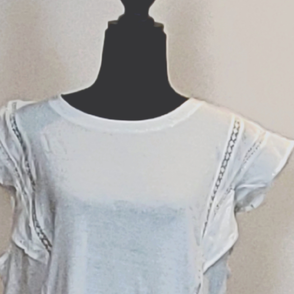 NEW WHITE RUFFLE SLEEVE TOP ( SIZE XL)